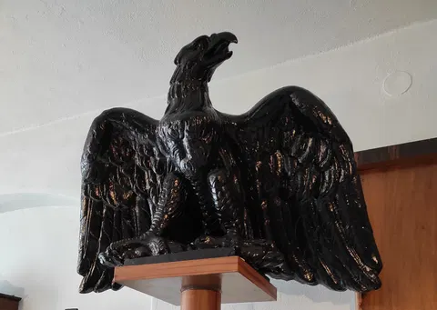 Apothekenhauszeichen der Adler-Apotheke Werneuchen