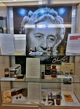 Sonderausstellung: Von Arsen bis Zyankali die Geschichten der Agatha Christie