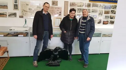 Übergabe in der Heimatstube Werneuchen durch Herrn Czekalla und Herrn Haarbach