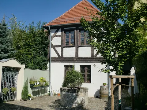 Wasser – Element des Lebens, Geschichten am Apothekenbrunnen