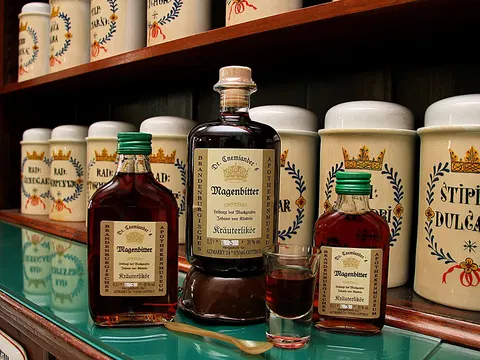 Dr. Cnemiander's Magenbitter in 100ml, 200ml, 500ml